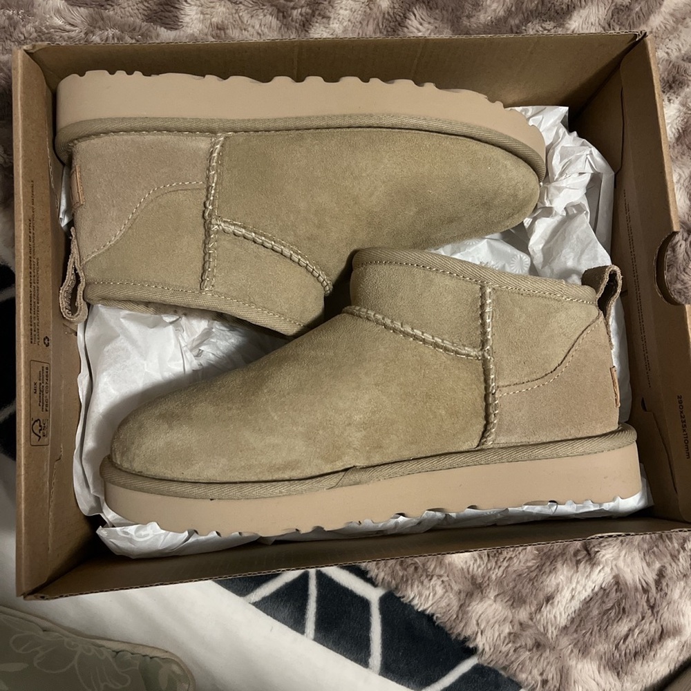 UGGS Ultra Mini